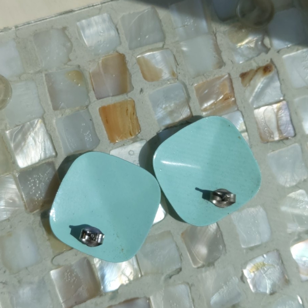 π Retro Alert!!! Geometric Earrings - Picture 2 of 3